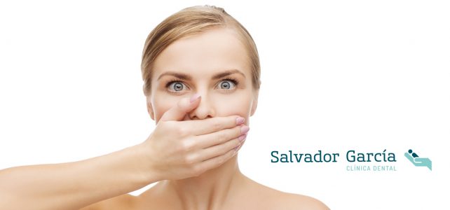 La Halitosis: Causas y su tratamiento en nuestra Clínica Dental